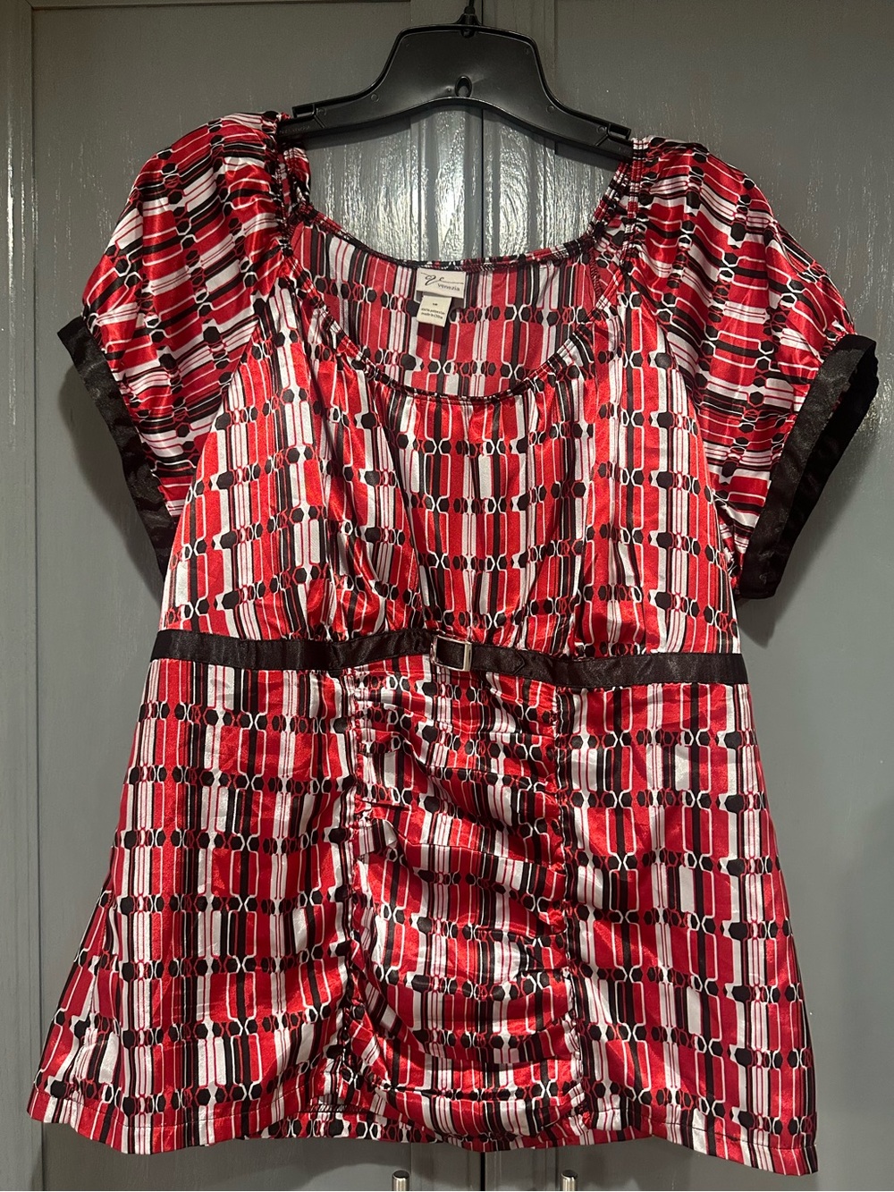 Venezia Red, Black and White Geometric Satin Top 16